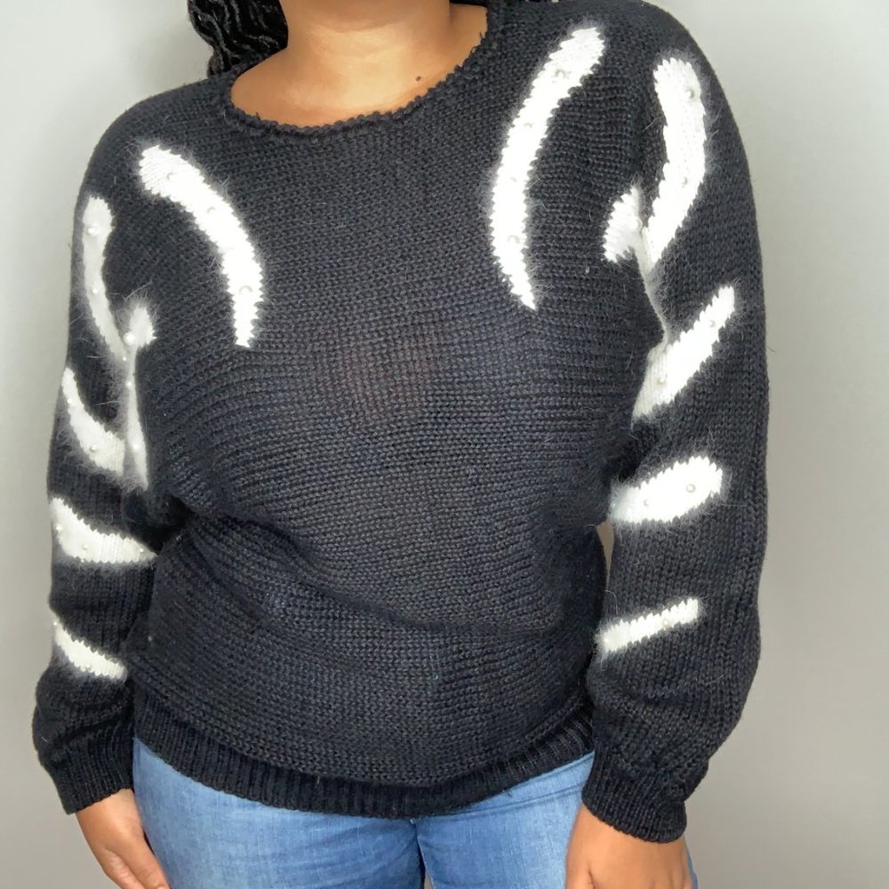 Simple Vintage Black Sweater